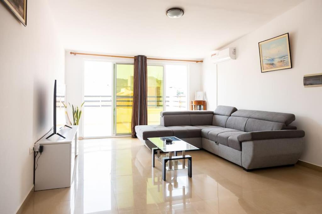 3 Bedroom Apt, Free Wifi & Ac, Cidadela - Lcgr Прайя Экстерьер фото