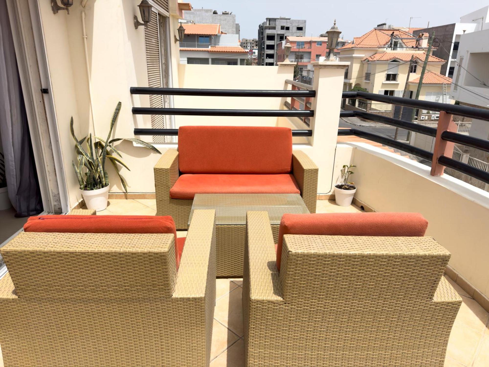 3 Bedroom Apt, Free Wifi & Ac, Cidadela - Lcgr Прайя Экстерьер фото